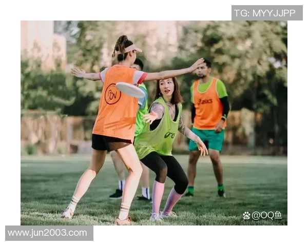 飞盘运动中的团队精神：武汉飞盘队如何实现默契协作与胜利