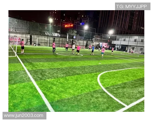 足球阿哥带你领略世界足球的魅力与激情，畅谈球场内外的故事与梦想